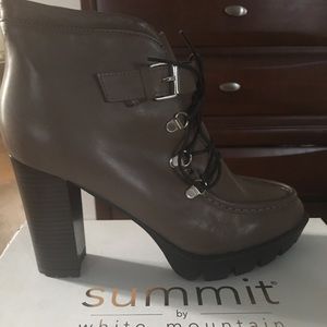 White Mountain Taupe Lacy Leather Boots NWOT!! 🔥🔥